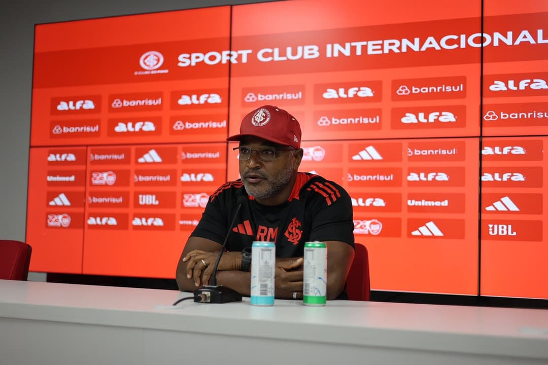 Roger Machado projeta decisão em entrevista coletiva