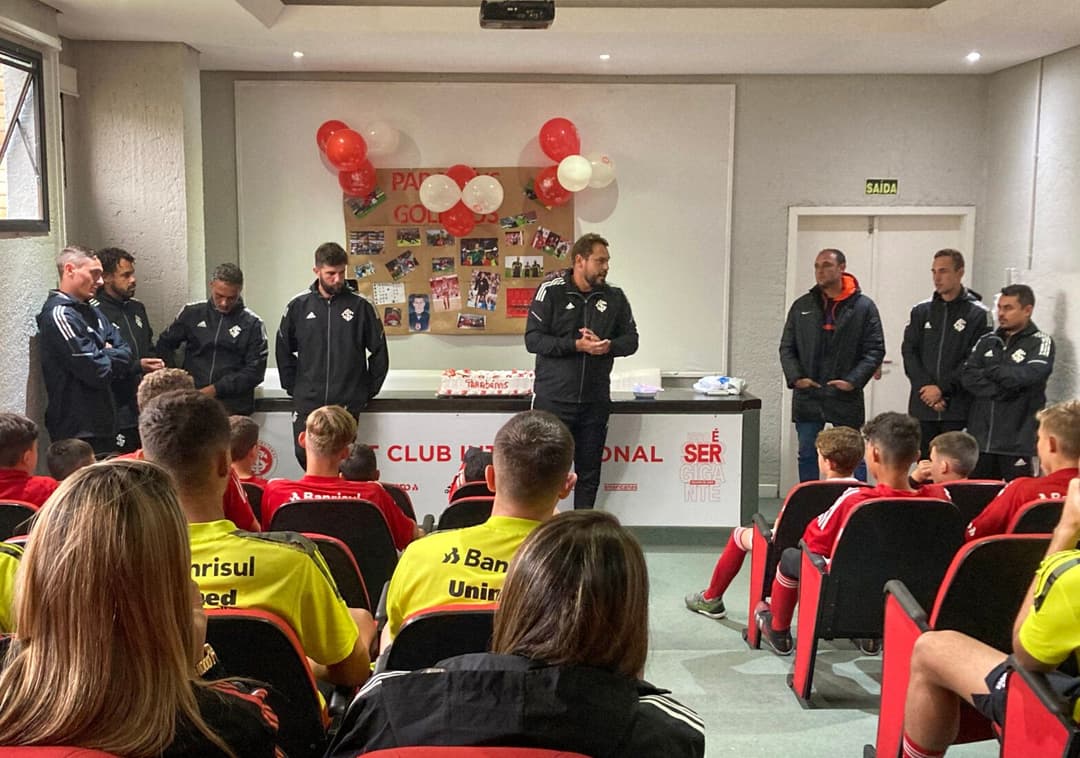 Dia do Goleiro é celebrado na base colorada